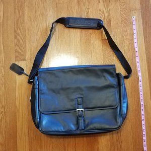 Vintage Kenneth Cole Reaction Black Genuine leather Laptop Messenger Bag
